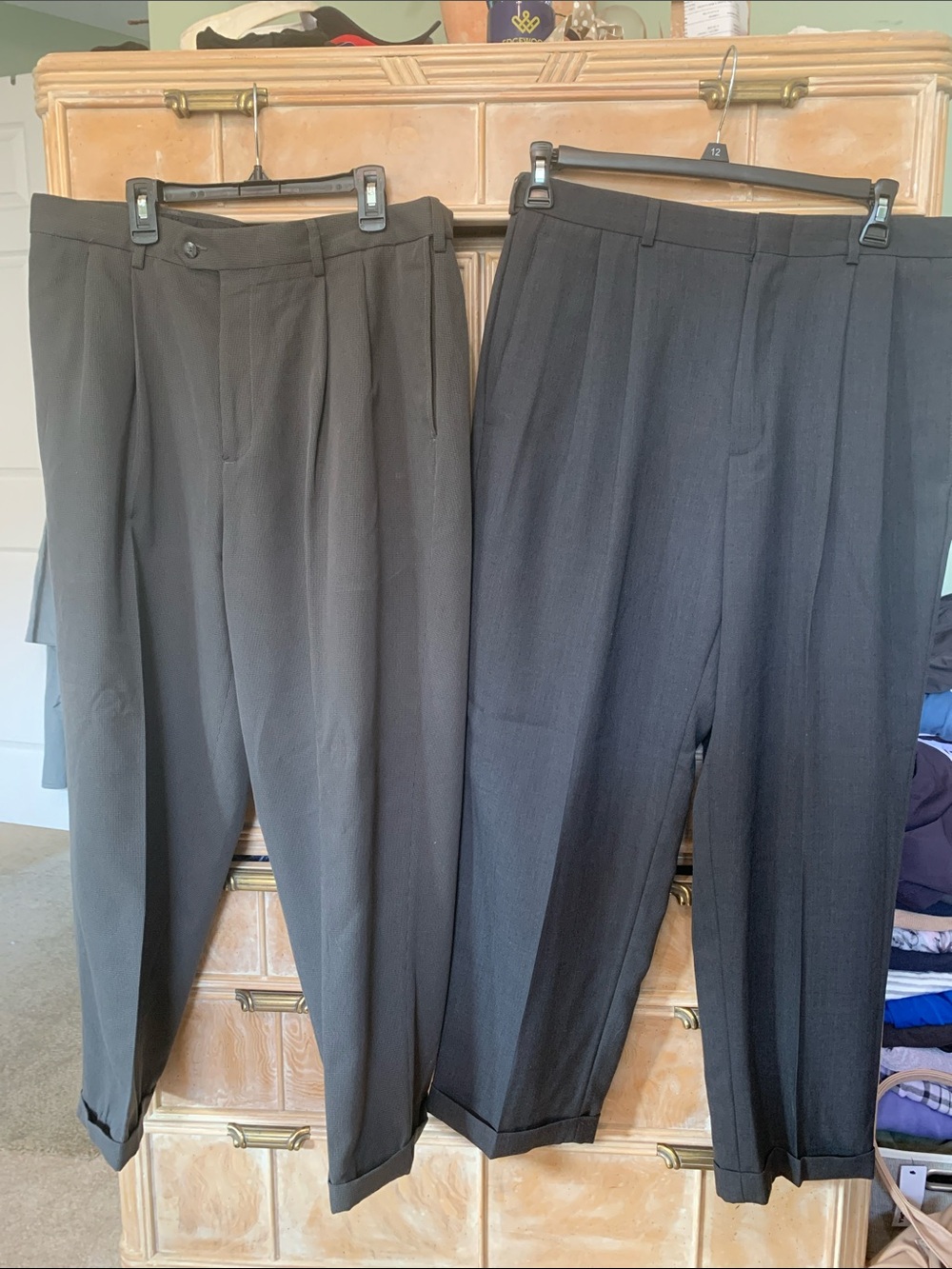 2 pairs Men's Pleated Dress Pants